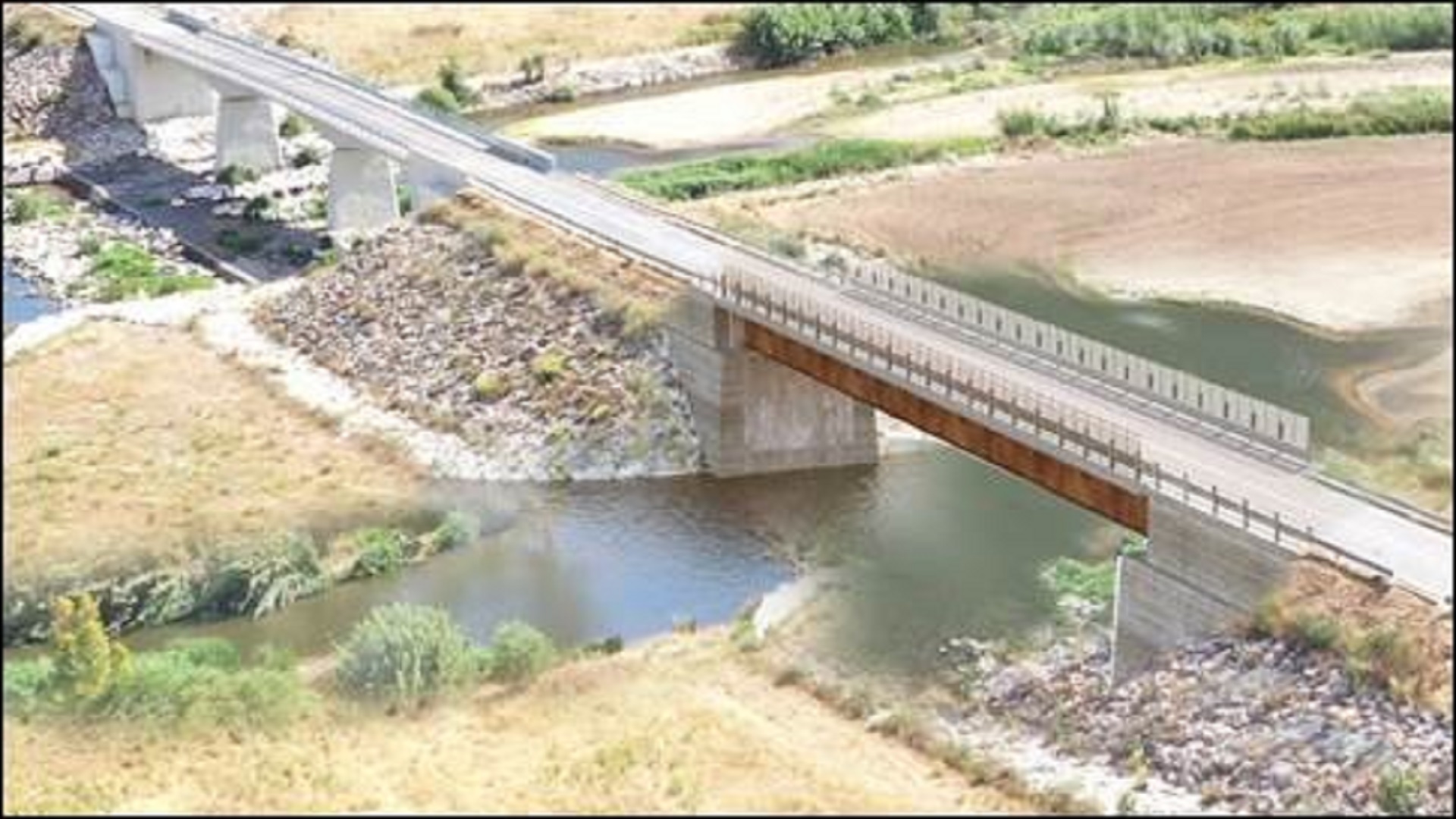 Interventi di miglioramento della funzionalità statica e idraulica del ponte di “Oloè”